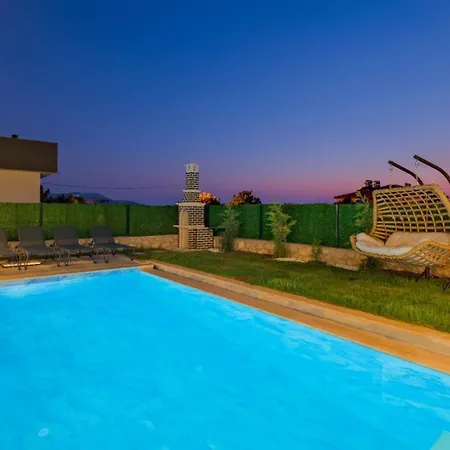 Tinas 1 4* Φετιγιέ
